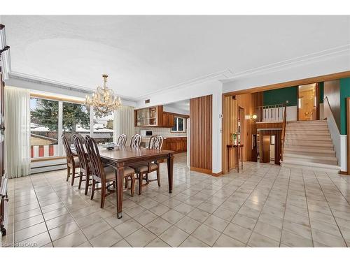16 Southill Drive, Hamilton, ON - Indoor Photo Showing Dining Room