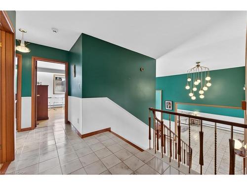 16 Southill Drive, Hamilton, ON - Indoor Photo Showing Other Room