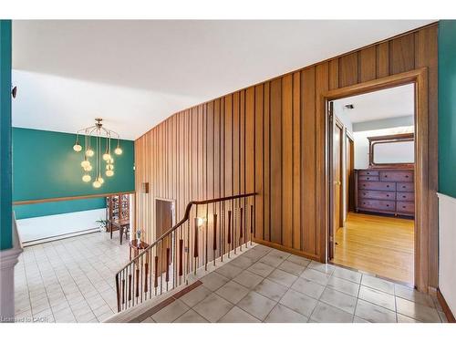 16 Southill Drive, Hamilton, ON - Indoor Photo Showing Other Room