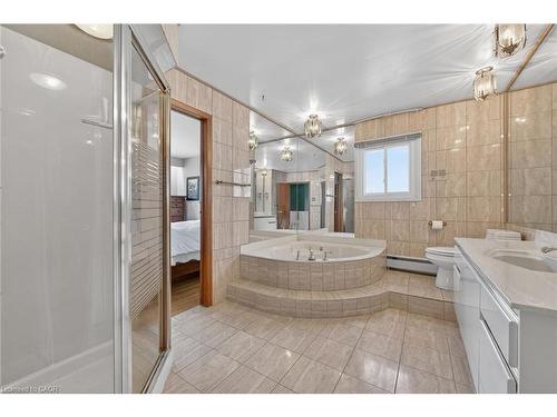 16 Southill Drive, Hamilton, ON - Indoor Photo Showing Bathroom