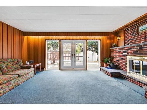 16 Southill Drive, Hamilton, ON - Indoor Photo Showing Living Room With Fireplace