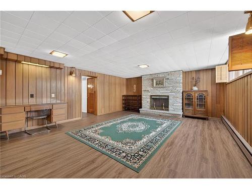 16 Southill Drive, Hamilton, ON - Indoor With Fireplace