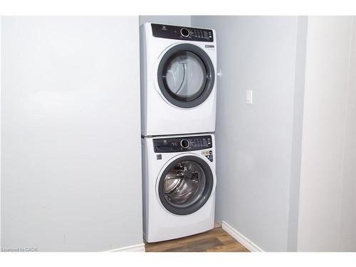 99 Broken Oak Crescent, Kitchener, ON - Indoor Photo Showing Laundry Room