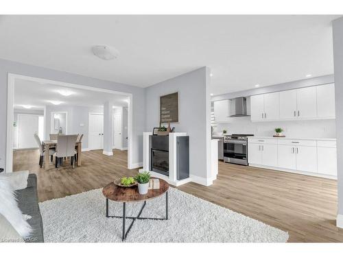 79 Winding Meadow Court, Kitchener, ON - Indoor Photo Showing Other Room