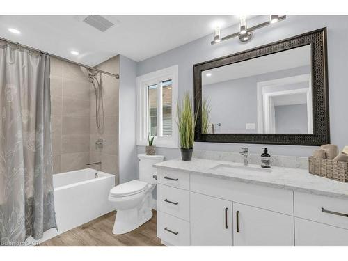 79 Winding Meadow Court, Kitchener, ON - Indoor Photo Showing Bathroom