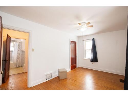 90 Osler Drive, Dundas, ON - Indoor Photo Showing Other Room