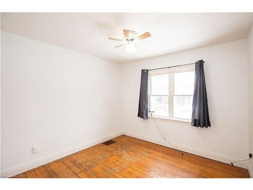 90 Osler Drive, Dundas, ON - Indoor Photo Showing Other Room