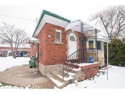 90 Osler Drive  Dundas, ON L9H 4B5