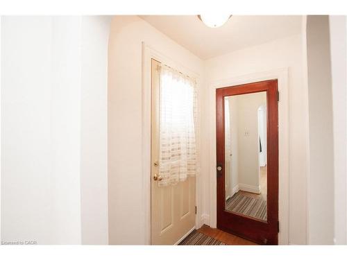 90 Osler Drive, Dundas, ON - Indoor Photo Showing Other Room