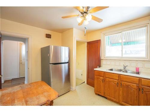 90 Osler Drive, Dundas, ON - Indoor Photo Showing Kitchen With Double Sink