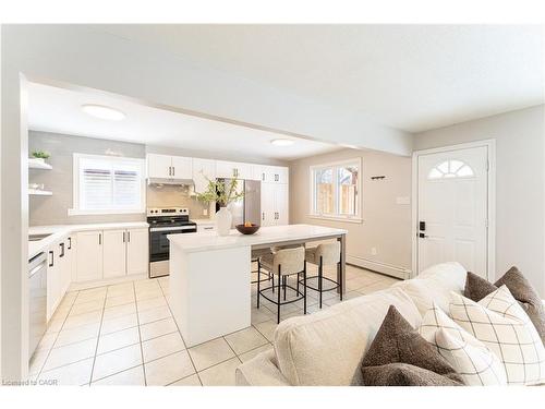 130 Henry Street, Brantford, ON - Indoor Photo Showing Kitchen