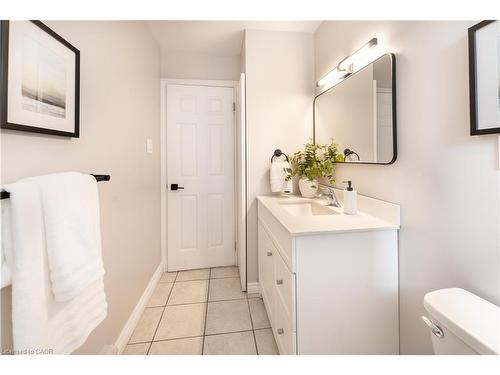 130 Henry Street, Brantford, ON - Indoor Photo Showing Bathroom