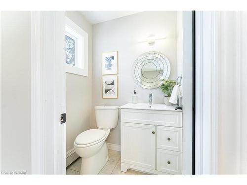 130 Henry Street, Brantford, ON - Indoor Photo Showing Bathroom