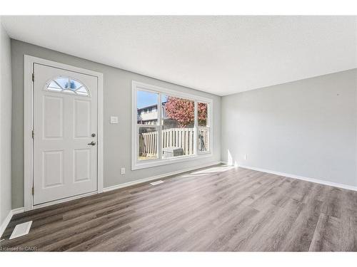 51-210 Glamis Road, Cambridge, ON - Indoor