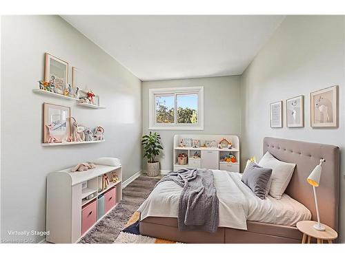 51-210 Glamis Road, Cambridge, ON - Indoor Photo Showing Bedroom