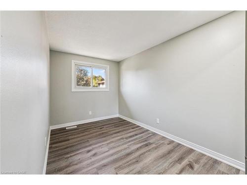 51-210 Glamis Road, Cambridge, ON - Indoor Photo Showing Other Room