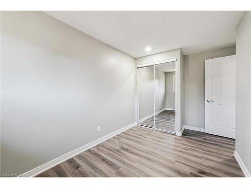 51-210 Glamis Road, Cambridge, ON - Indoor Photo Showing Other Room