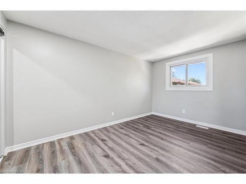 51-210 Glamis Road, Cambridge, ON - Indoor Photo Showing Other Room