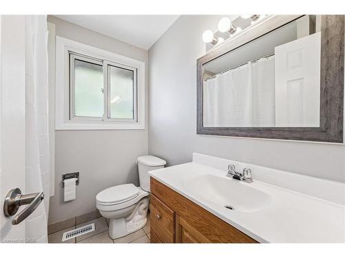 51-210 Glamis Road, Cambridge, ON - Indoor Photo Showing Bathroom