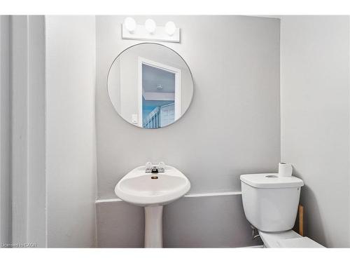 51-210 Glamis Road, Cambridge, ON - Indoor Photo Showing Bathroom