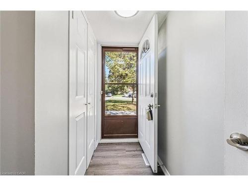 51-210 Glamis Road, Cambridge, ON - Indoor Photo Showing Other Room