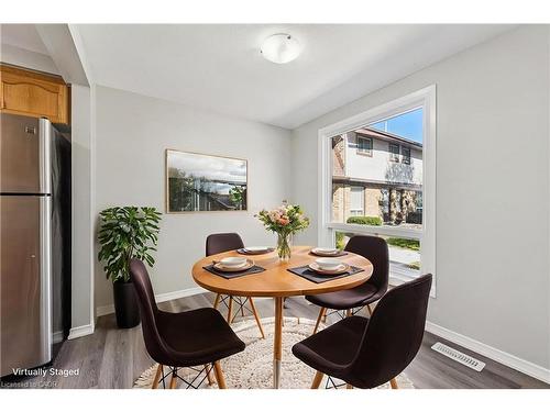 51-210 Glamis Road, Cambridge, ON - Indoor Photo Showing Dining Room