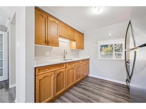 51-210 Glamis Road, Cambridge, ON - Indoor Photo Showing Kitchen