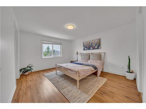 35 Templewood Drive, Kitchener, ON - Indoor Photo Showing Bedroom