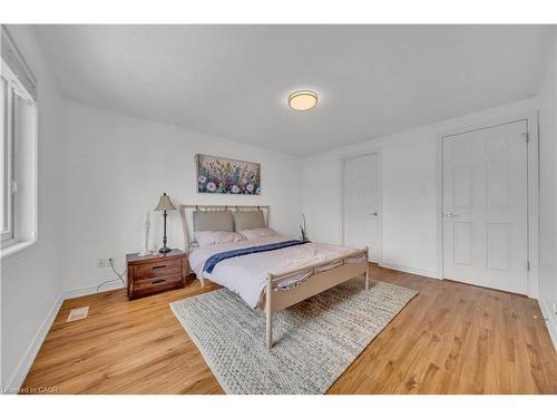 35 Templewood Drive, Kitchener, ON - Indoor Photo Showing Bedroom