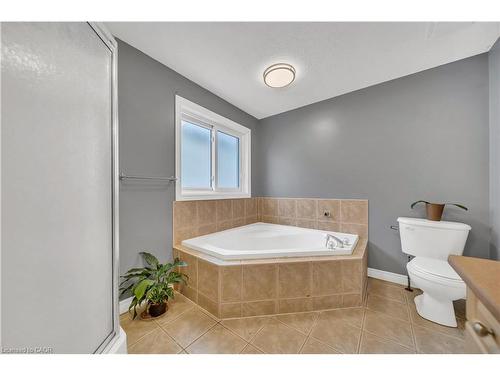 35 Templewood Drive, Kitchener, ON - Indoor Photo Showing Bathroom
