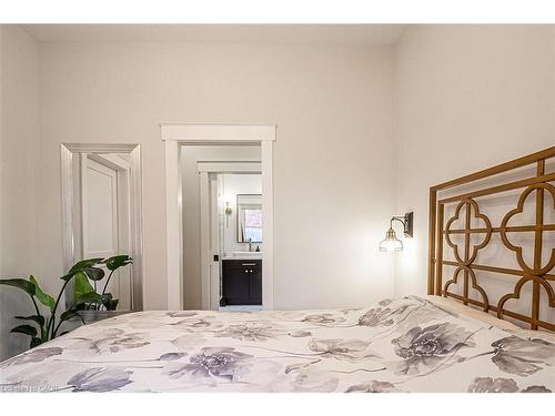 294 Caroline Street S, Hamilton, ON - Indoor Photo Showing Bedroom