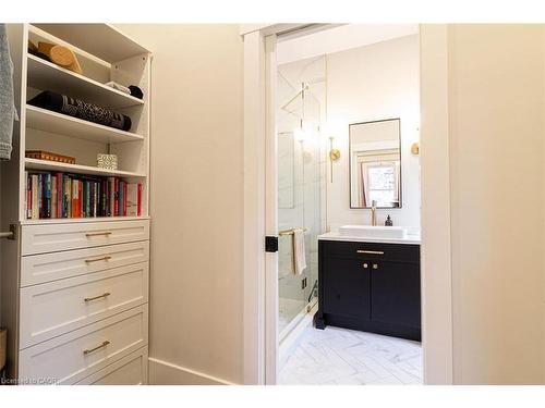 294 Caroline Street S, Hamilton, ON - Indoor Photo Showing Bathroom