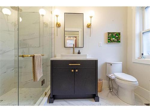 294 Caroline Street S, Hamilton, ON - Indoor Photo Showing Bathroom