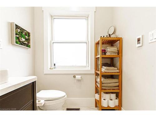 294 Caroline Street S, Hamilton, ON - Indoor Photo Showing Bathroom