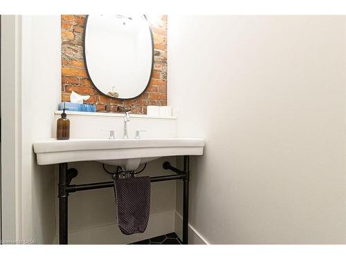 294 Caroline Street S, Hamilton, ON - Indoor Photo Showing Bathroom