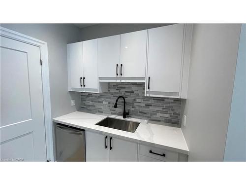 102-69 East Main Street, Welland, ON - Indoor Photo Showing Kitchen With Upgraded Kitchen