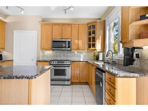 700 Auger Terrace, Milton, ON - Indoor Photo Showing Kitchen