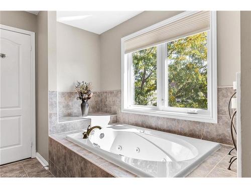 700 Auger Terrace, Milton, ON - Indoor Photo Showing Bathroom