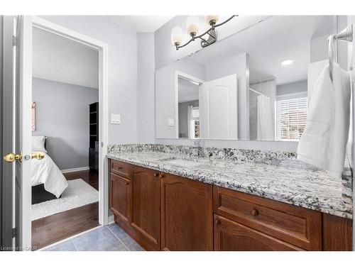 700 Auger Terrace, Milton, ON - Indoor Photo Showing Bathroom