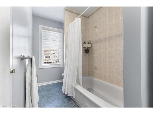 700 Auger Terrace, Milton, ON - Indoor Photo Showing Bathroom