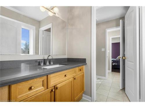 700 Auger Terrace, Milton, ON - Indoor Photo Showing Bathroom