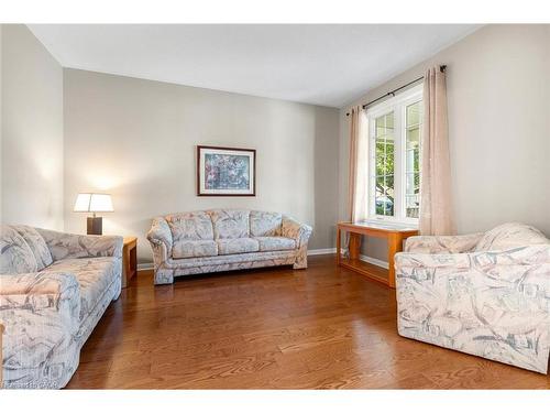 700 Auger Terrace, Milton, ON - Indoor Photo Showing Living Room