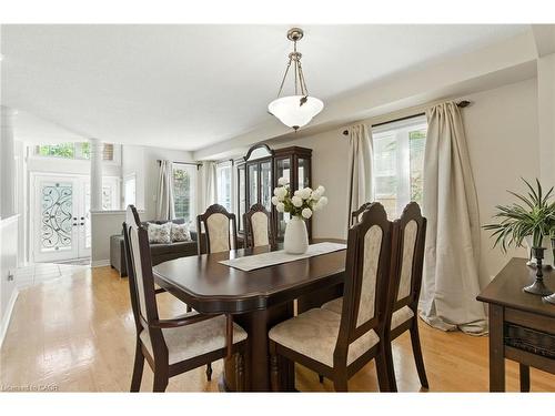 49 Johnson Crescent, Georgetown, ON - Indoor Photo Showing Dining Room