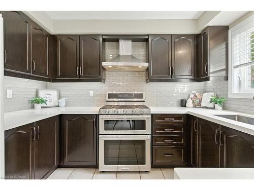49 Johnson Crescent, Georgetown, ON - Indoor Photo Showing Kitchen With Upgraded Kitchen