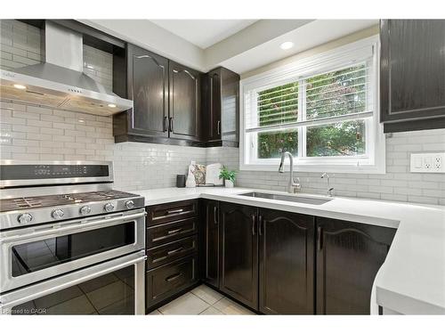 49 Johnson Crescent, Georgetown, ON - Indoor Photo Showing Kitchen