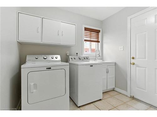 49 Johnson Crescent, Georgetown, ON - Indoor Photo Showing Laundry Room