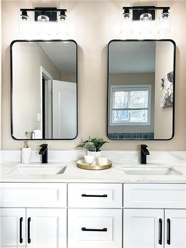 49 Johnson Crescent, Georgetown, ON - Indoor Photo Showing Bathroom