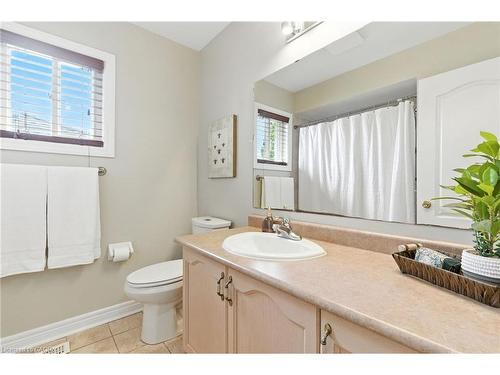 49 Johnson Crescent, Georgetown, ON - Indoor Photo Showing Bathroom