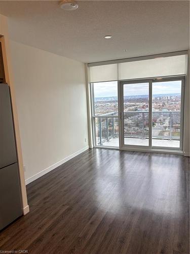 2007-2081 Fairview Street, Burlington, ON - Indoor