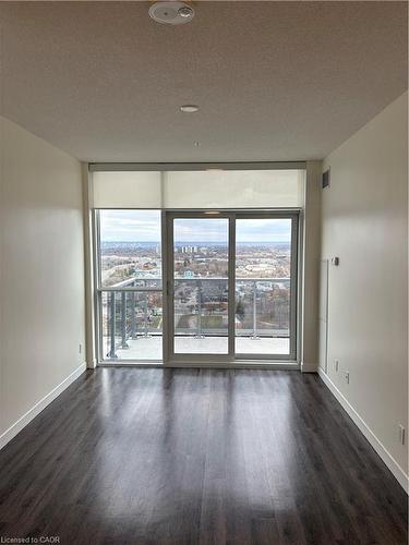 2007-2081 Fairview Street, Burlington, ON - Indoor Photo Showing Other Room